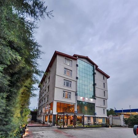Batra Hotels And Residences Srinagar  Exterior photo