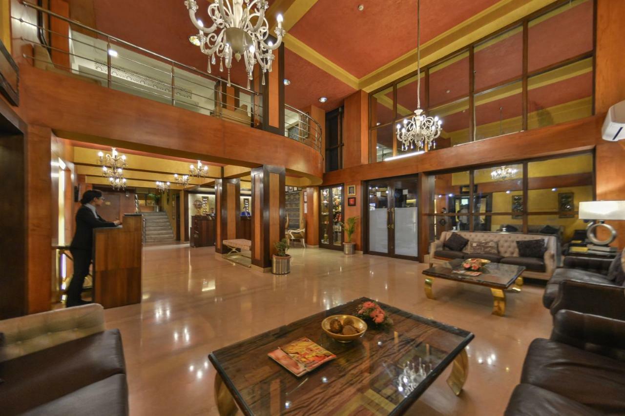 Batra Hotels And Residences Srinagar  Exterior photo