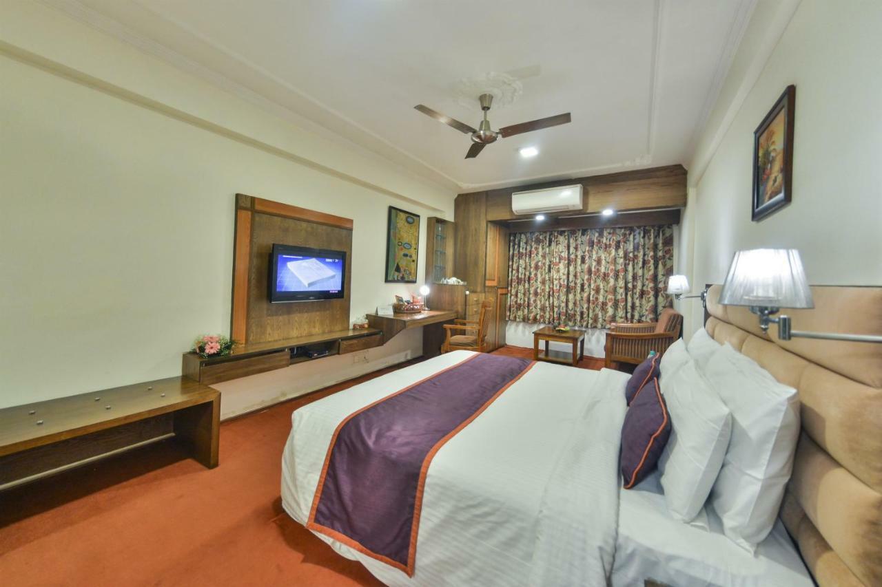 Batra Hotels And Residences Srinagar  Exterior photo