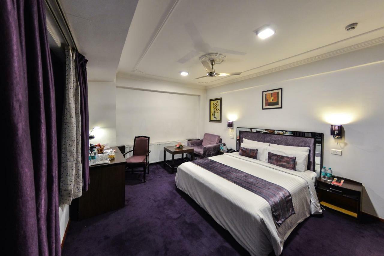 Batra Hotels And Residences Srinagar  Exterior photo