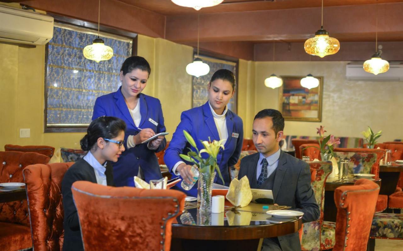 Batra Hotels And Residences Srinagar  Exterior photo