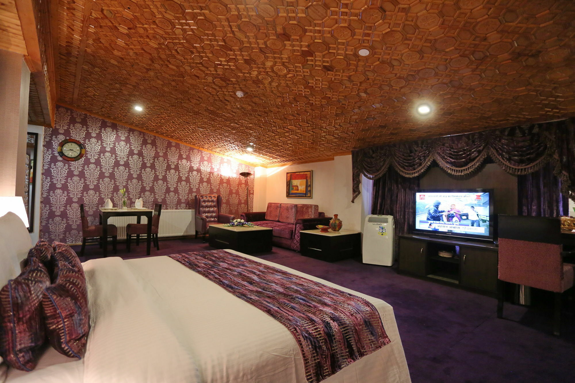 Batra Hotels And Residences Srinagar  Exterior photo